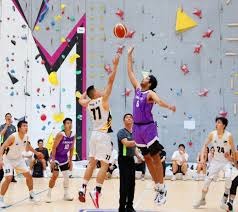 铃木一朗在 2015 年于马林鱼队时被全场球迷要求客串投球，引发全场高潮